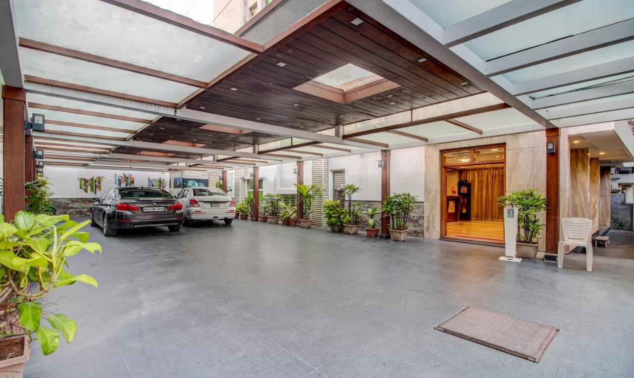 Treebo The Sai Leela Suites R T Nagar Bangalore Exteriör bild