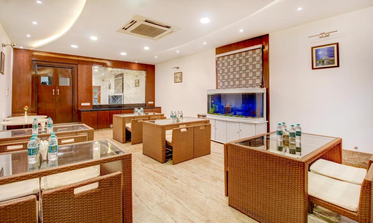 Treebo The Sai Leela Suites R T Nagar Bangalore Exteriör bild