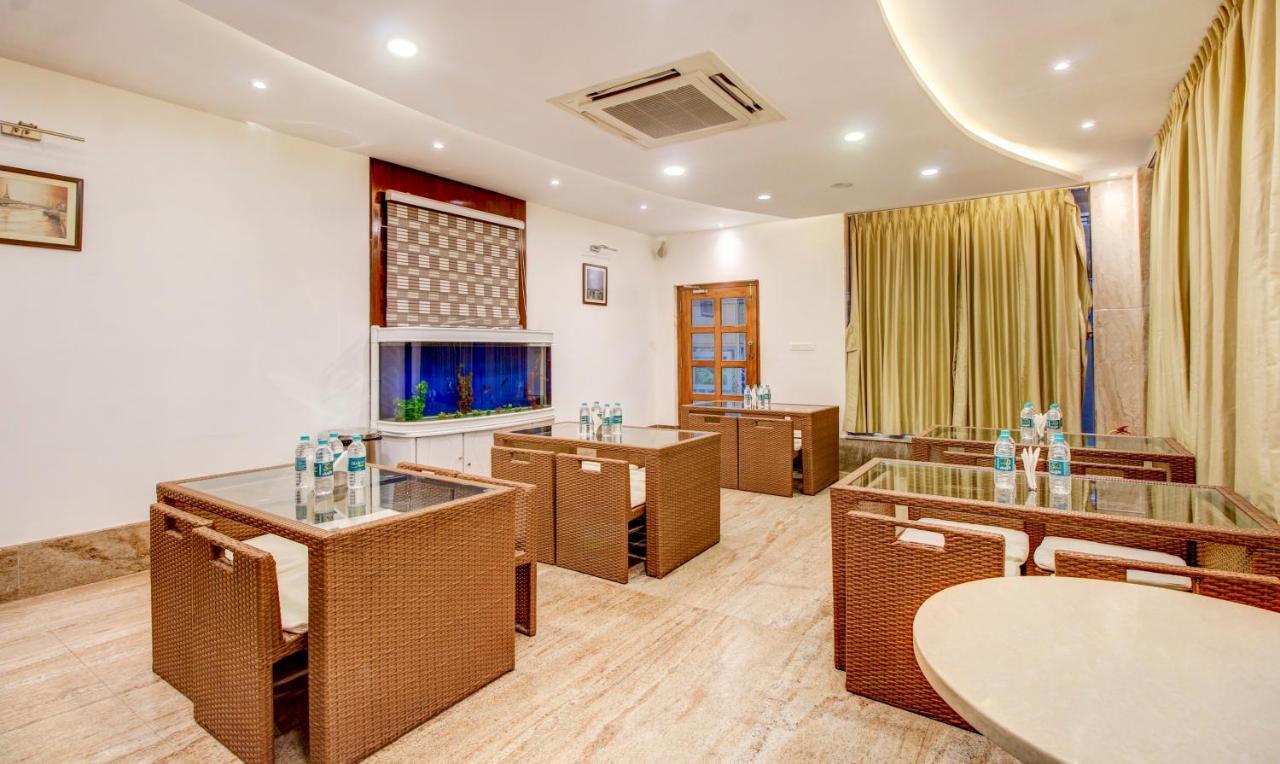 Treebo The Sai Leela Suites R T Nagar Bangalore Exteriör bild
