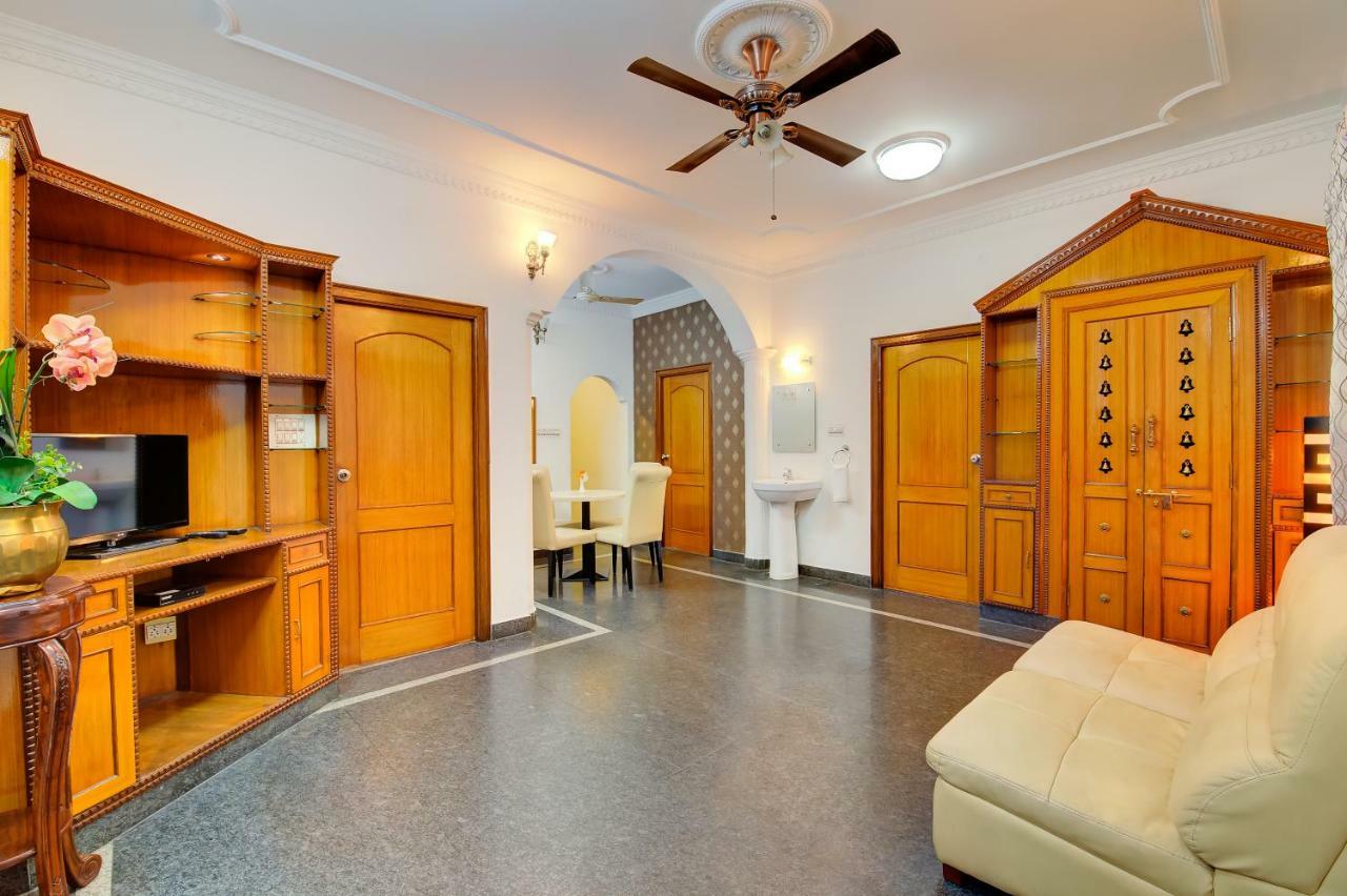 Treebo The Sai Leela Suites R T Nagar Bangalore Exteriör bild